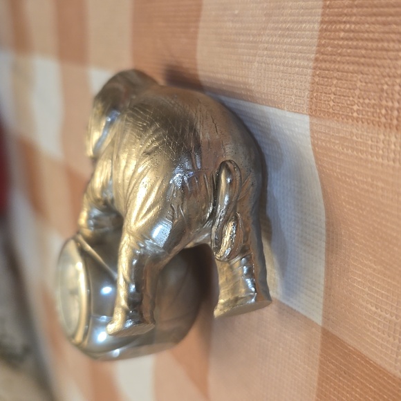 Timex Elephant Clock - Picture 3 of 6